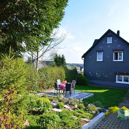 In With Pond Holiday home Neustadt am Rennsteig