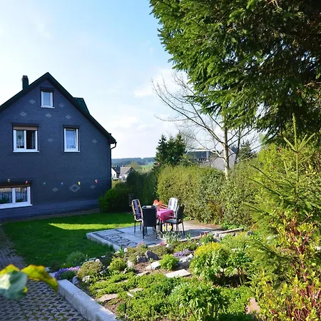In With Pond Holiday home Neustadt am Rennsteig