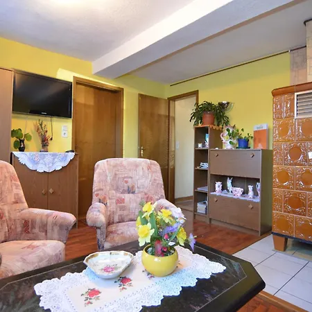 Holiday home In With Pond Neustadt am Rennsteig