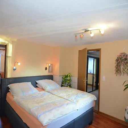 Holiday home In With Pond Neustadt am Rennsteig