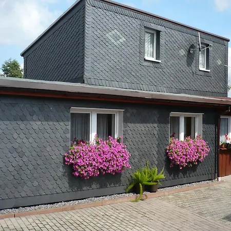 In With Pond Holiday home Neustadt am Rennsteig