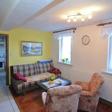 Holiday home In With Pond Neustadt am Rennsteig