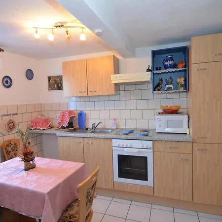Holiday home In With Pond Neustadt am Rennsteig